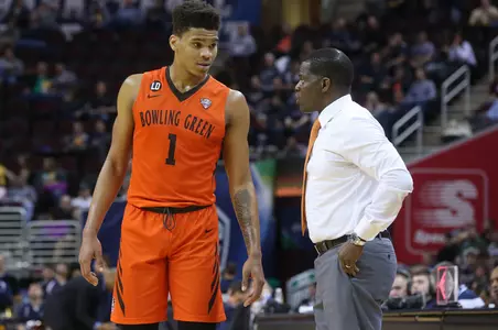 Coach-Huger-Demajeo-Wiggins-vs-Akron-MAC-1.jpg