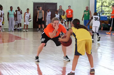 Jennifer Roos during a clinic in Havana - Aug 12 2016