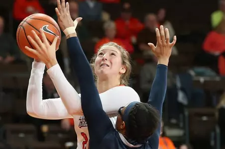 Jane Uecker v Xavier - Brad Phalin photo - Dec 6 2017