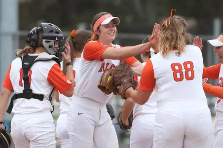 Huddle - Meredith Miller (16) - April 28 2017 v Akron