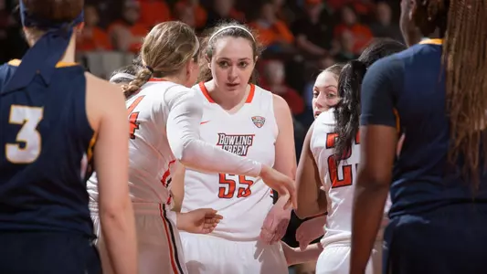 Angela Perry huddle v Toledo - Jan 27 2018