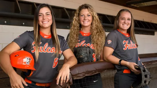 2018 Seniors Aspen Searle Alivia Forshey Laine Simmons