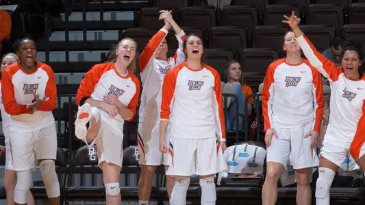 Bench celeb v WMU - Isaiah Vazquez photo