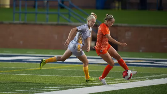 Nikki Cox at Kent State - Oct 4 2019