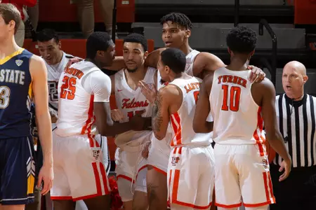 BGSU Basketball Huddle
