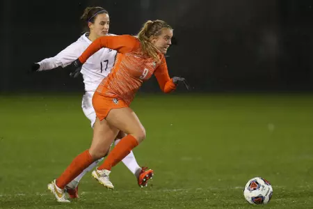Nikki Cox at Penn State - NCAA - Nov 9 2018