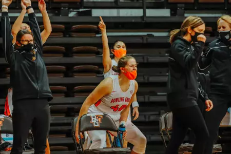 Bench Celeb - Glowniak Kasza Fralick Mari Hill