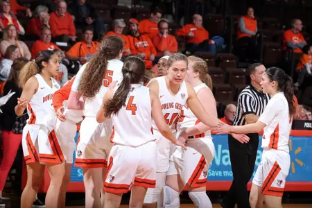 Mari Hill Olivia Trice timeout huddle congrats etc