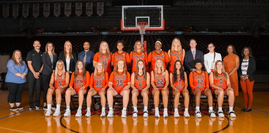 W.Basketball: 2021-22 Team Photo