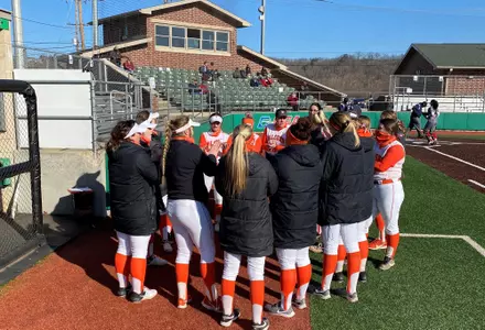 Softball huddle prior to SFU game - March 6 2021