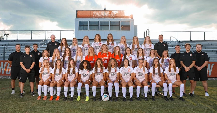 2021 women's soccer team photo - Aug 2 2021