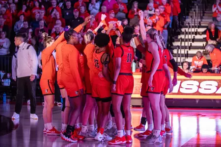 Huddle - pregame - v Toledo Jan 18 2023