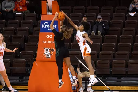 Nyla Hampton block v Wright State - Nov 14 2022
