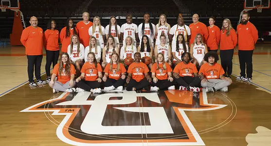 Women's Basketball - 2023-24 team photo - players, coaches & managers