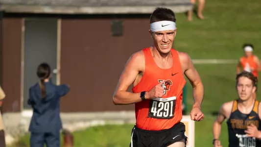 XC Continues Postseason on Friday at Great Lakes Regionals Image