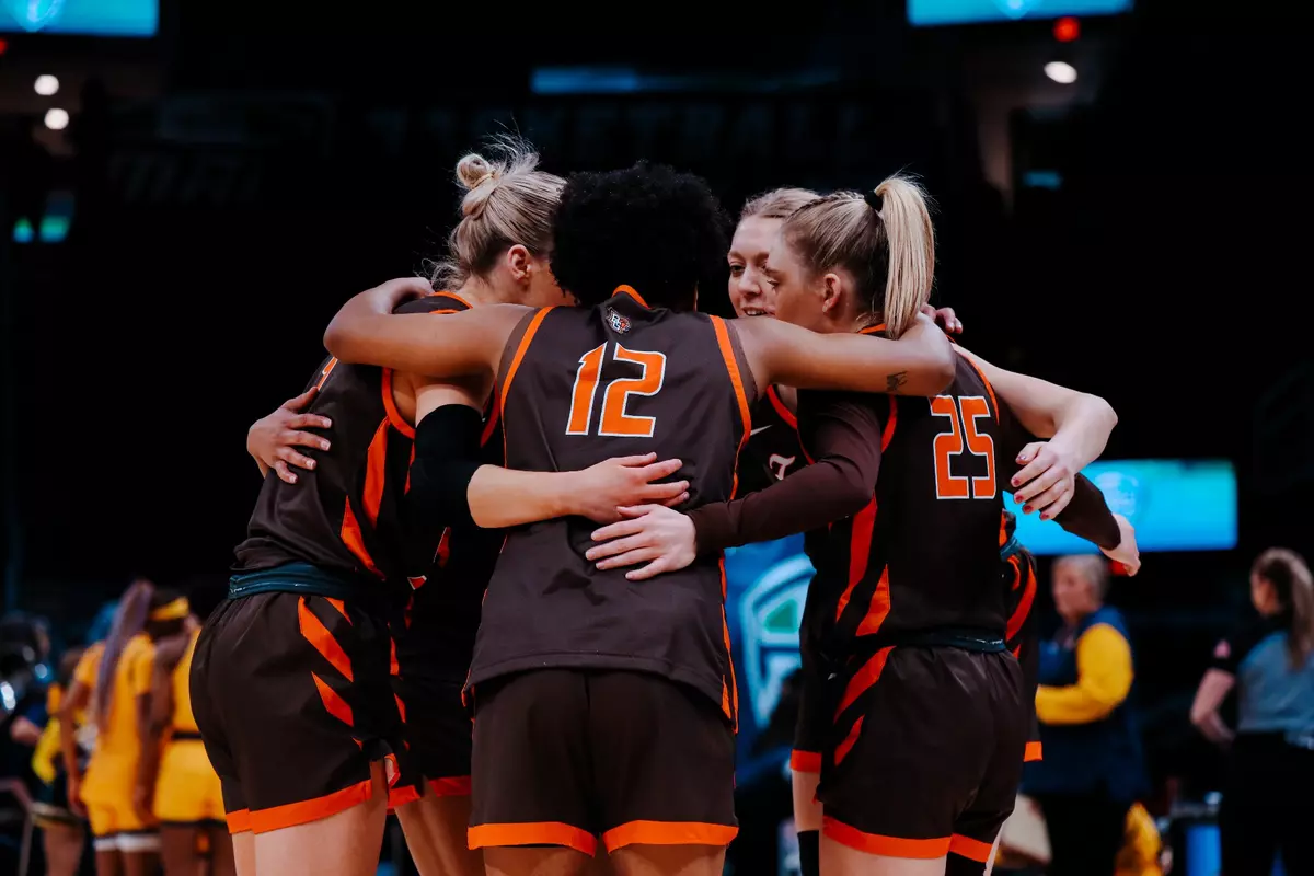 Huddle v Toledo - March 11, 2023 - photo by Morgan Holscher