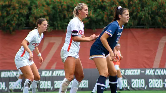 Lexi Czerwien, Isabelle Gilmore v Notre Dame