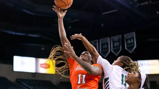 CLEVELAND, OH - NOVEMBER 12: Bowling Green Falcons forward Taya Ellis (11) shoots during the second quarter of the women's college basketball game between the Bowling Green Falcons and Cleveland State Vikings on November 12, 2024 at the Wolstein Center in Cleveland, OH. (Photo by Frank Jansky)