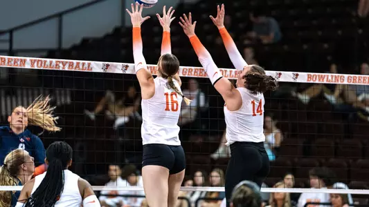 Alexis Mettille, Lauryn Hovey Block