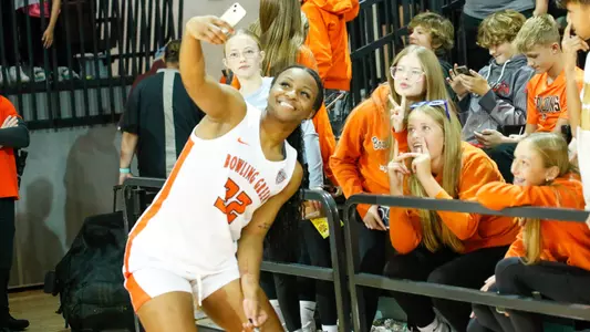 Erika Porter - fans, kids, etc. - Oct. 29, 2024 - selfie