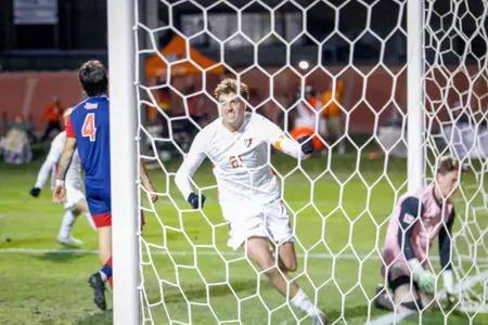 Trace Terry scores v UIC | Oct. 31, 2025