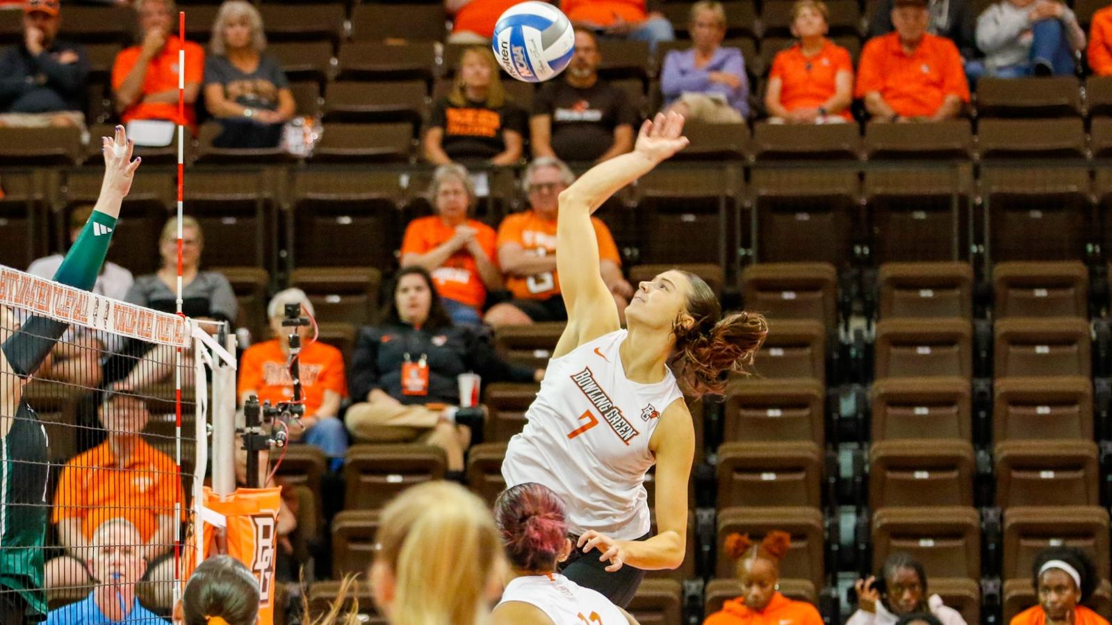 Jessica Andrews Earns MAC Offensive Player of the Week Honors - BVM Sports