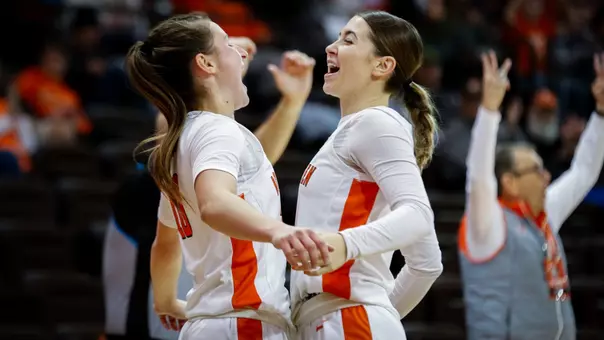 Paige Kohler, Emily Siesel | Dec. 16, 2025, v Le Moyne