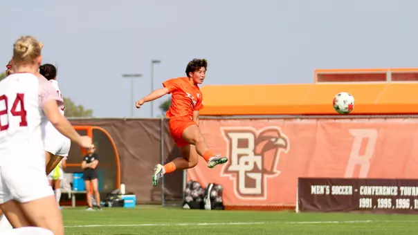 Minah Syam scores against UMass | Oct. 1, 2026