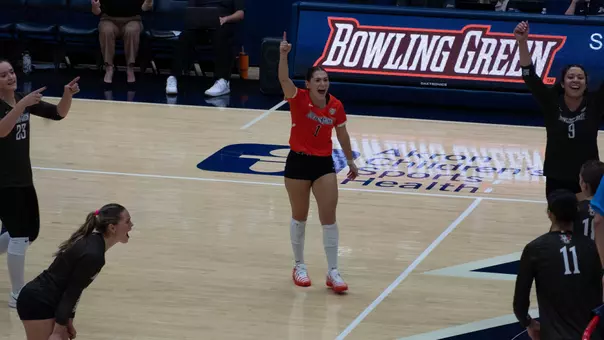 Sydnie Hernandez celebration vs akron