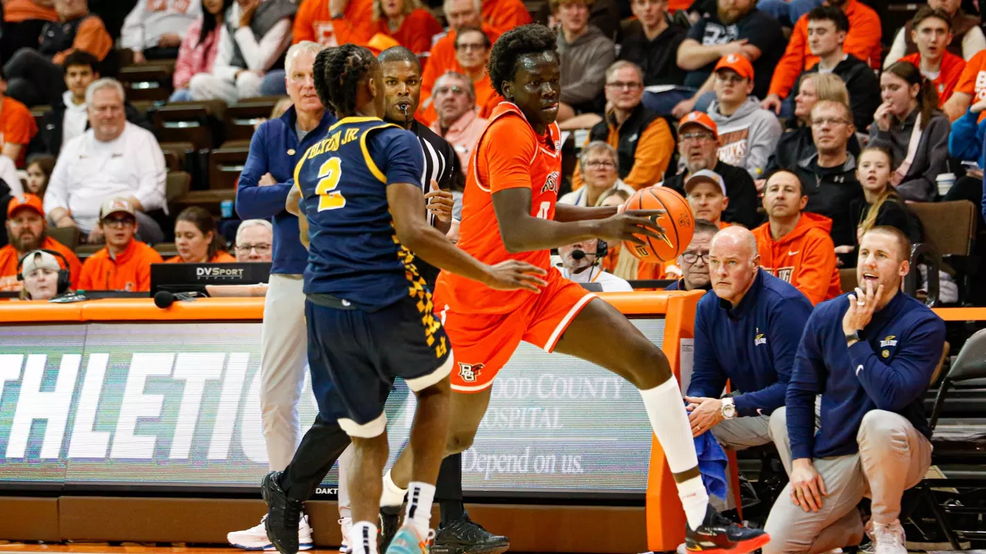 Mayar Wol vs. Toledo