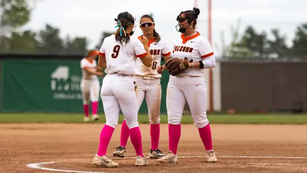 Taylor Behrendt, Addie Martin, Alyvia Roth v Oakland | April 28, 2026