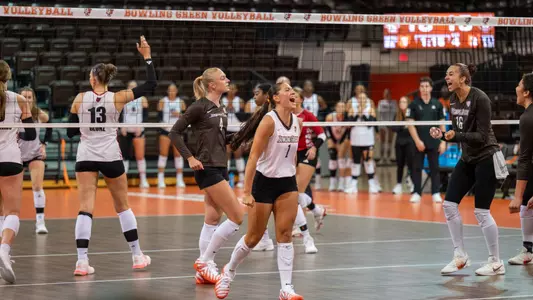 Sydnie Hernandez celebrates point