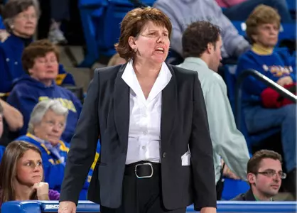 Blue Hens Women?s Basketball Opens 2013-14 Season at Rhode Island with 5 p.m. Contest Friday