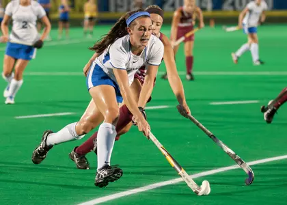 Peet and Prettyman Lead Hens in Final Exhibition