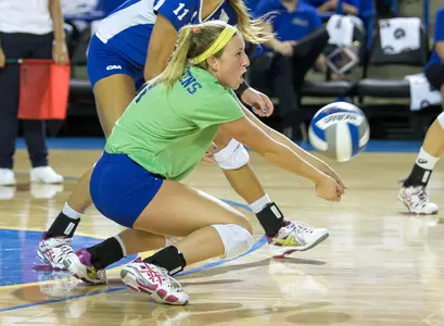 Blue Hen Sophomore Libero Taylor Hollingsworth Named CAA Volleyball Co-Defensive Player of the Week