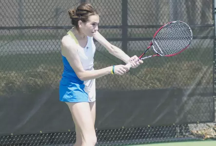 Hens Shine on First Day of SJU Invitational