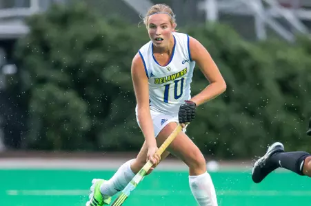 Esm?e Peet Notches 100th Career Point; No. 10 Hens Fall at No. 16 Princeton, 4-2