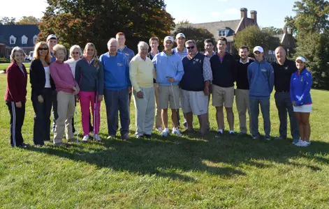 Blue Hens Golfers Volunteer Time at Country House Retirement Community