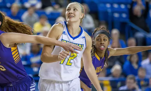 Blue Hens Bounce Back with 71-60 Win Over Vermont