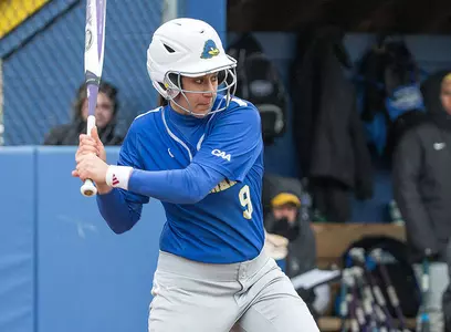 Elon Rallies For 5-4 Extra Inning Victory Over Blue Hens