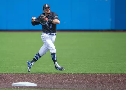 Davis and Niggebrugge Selected to CAA All-Tournament Team