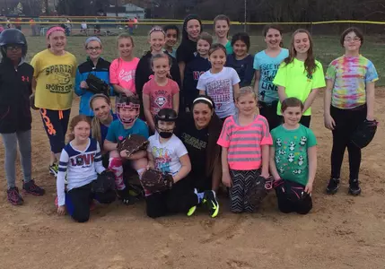 Blue Hens Jessica Grisler, Taylor Curran Volunteer Time With Community Future Stars
