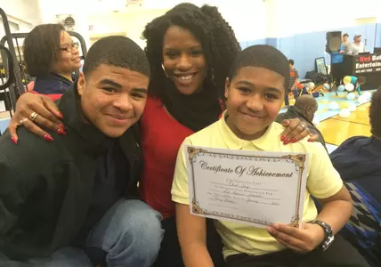 BLUE HEN SPOTLIGHT: Memories of Parents Push Shanel Dickens on the Track