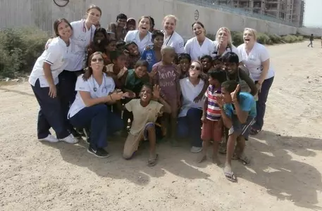 BLUE HEN SPOTLIGHT: Katie Hillman and Emily Market Immerse Selves in Indian Culture via Nursing Internship Program