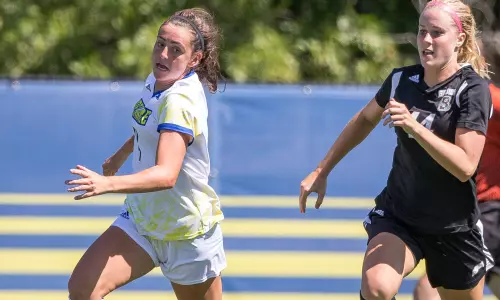 Delaware Freshman Riley Curtin Selected CAA Women?s Soccer Rookie of the Week