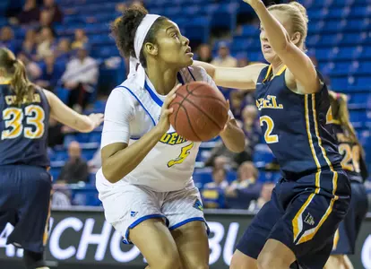Hens Drop Heartbreaker at Drexel, 47-43