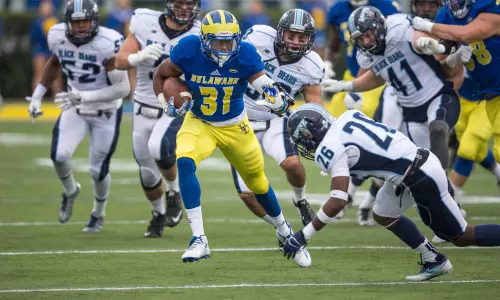 Late Fumble Return Dooms Blue Hens in 28-21 Setback To Maine