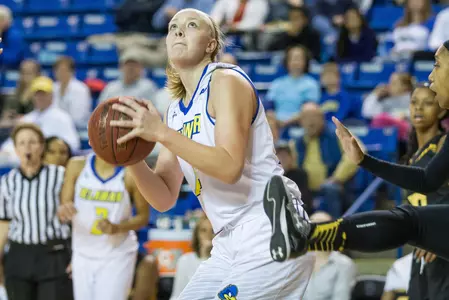 Delaware Visits Towson Friday