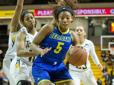 Blue Hens Come From Behind for 66-62 Win at Towson