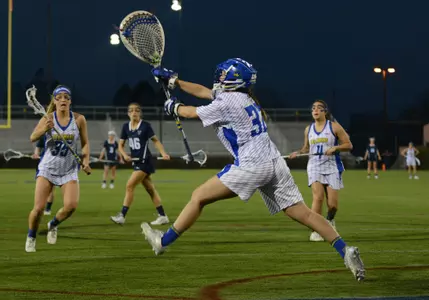 Schwartz, Lyons Combine To Lead Blue Hens To 14-7 Win Over Villanova